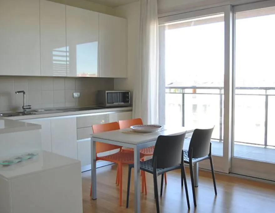 Towerhouse Milano Apartman 0*,  Olaszország